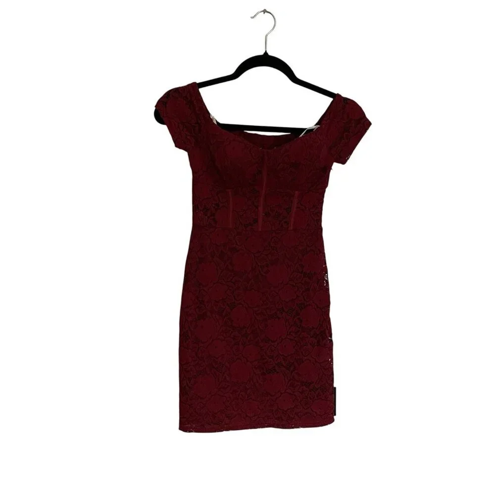 Lulus Women XS Flirty Thoughts Wine Red Lace Off-The-Shoulder Bodycon Dress NWT - Picture 2 of 12
